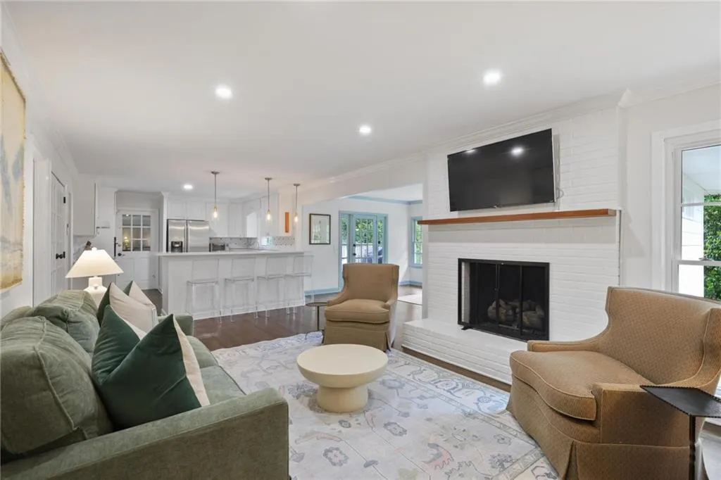 345 Franklin Road, Atlanta, Georgia 30342, 4 Bedrooms Bedrooms, ,3 BathroomsBathrooms,Residential,For Sale,345 Franklin Road,7764196