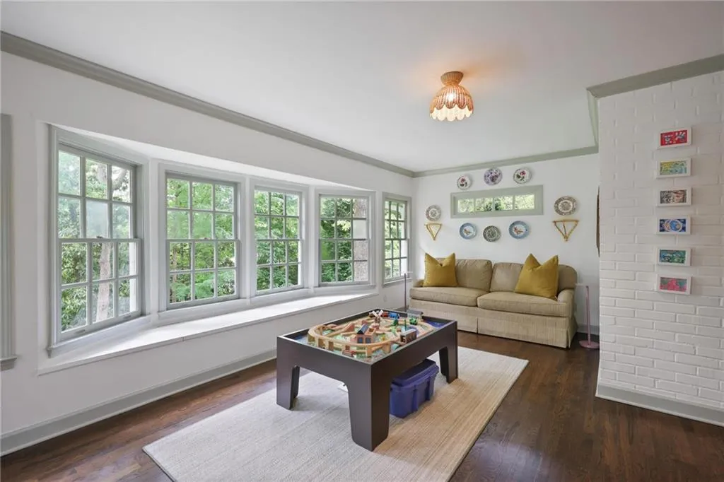 345 Franklin Road, Atlanta, Georgia 30342, 4 Bedrooms Bedrooms, ,3 BathroomsBathrooms,Residential,For Sale,345 Franklin Road,7764196