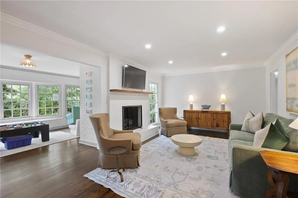 345 Franklin Road, Atlanta, Georgia 30342, 4 Bedrooms Bedrooms, ,3 BathroomsBathrooms,Residential,For Sale,345 Franklin Road,7764196