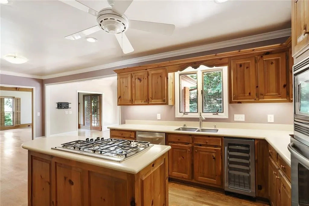 7680 Dunvegan Close, Sandy Springs, Georgia 30350, 4 Bedrooms Bedrooms, ,3 BathroomsBathrooms,Residential,Sold,7680 Dunvegan Close,5851285