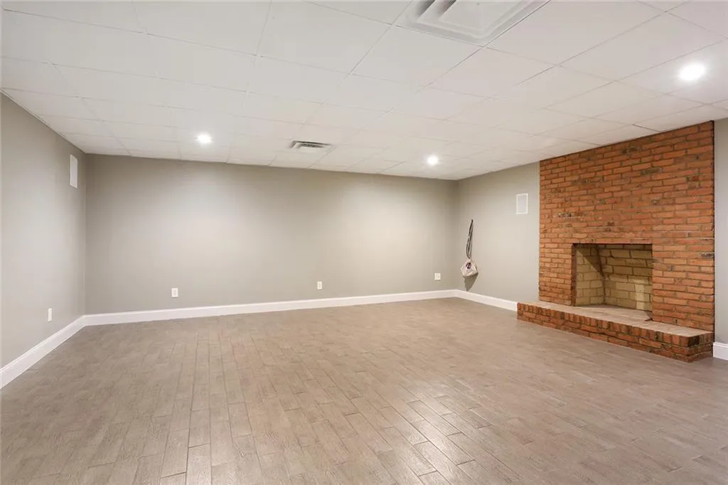 7680 Dunvegan Close, Sandy Springs, Georgia 30350, 4 Bedrooms Bedrooms, ,3 BathroomsBathrooms,Residential,Sold,7680 Dunvegan Close,5851285