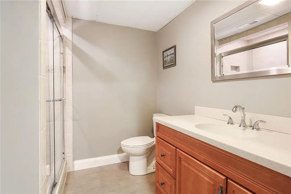 7680 Dunvegan Close, Sandy Springs, Georgia 30350, 4 Bedrooms Bedrooms, ,3 BathroomsBathrooms,Residential,Sold,7680 Dunvegan Close,5851285