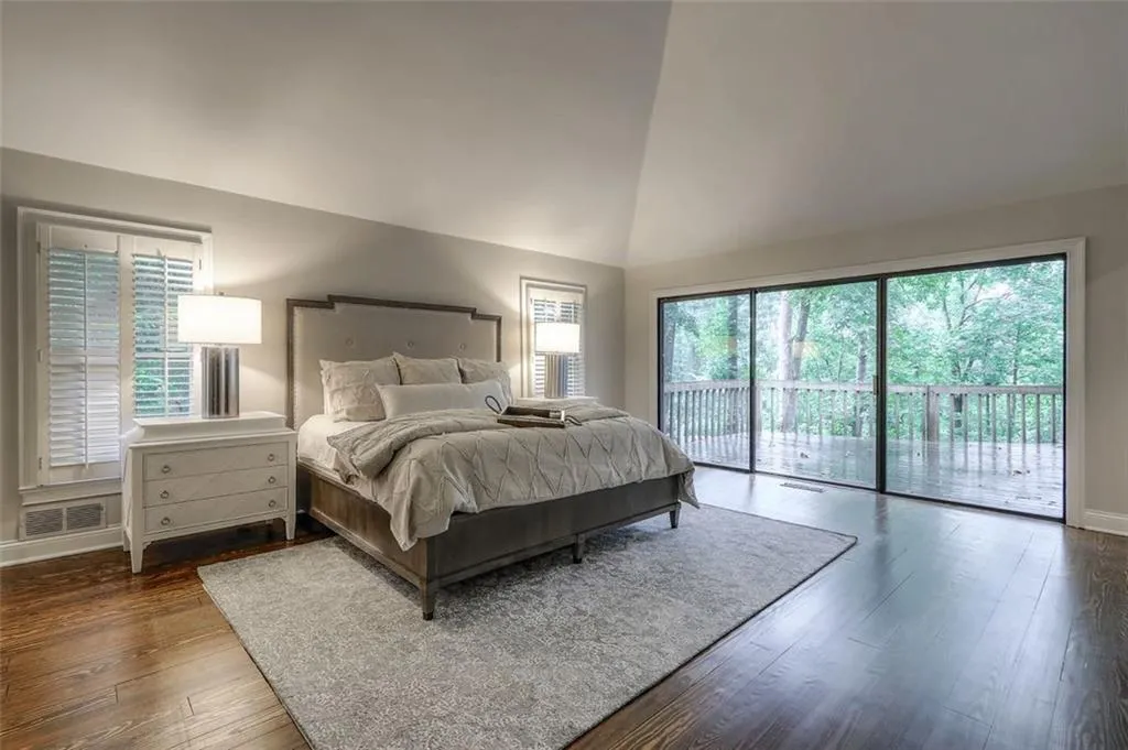 2030 River North Parkway, Sandy Springs, Georgia 30328, 5 Bedrooms Bedrooms, ,4 BathroomsBathrooms,Residential,Sold,2030 River North Parkway,6052423