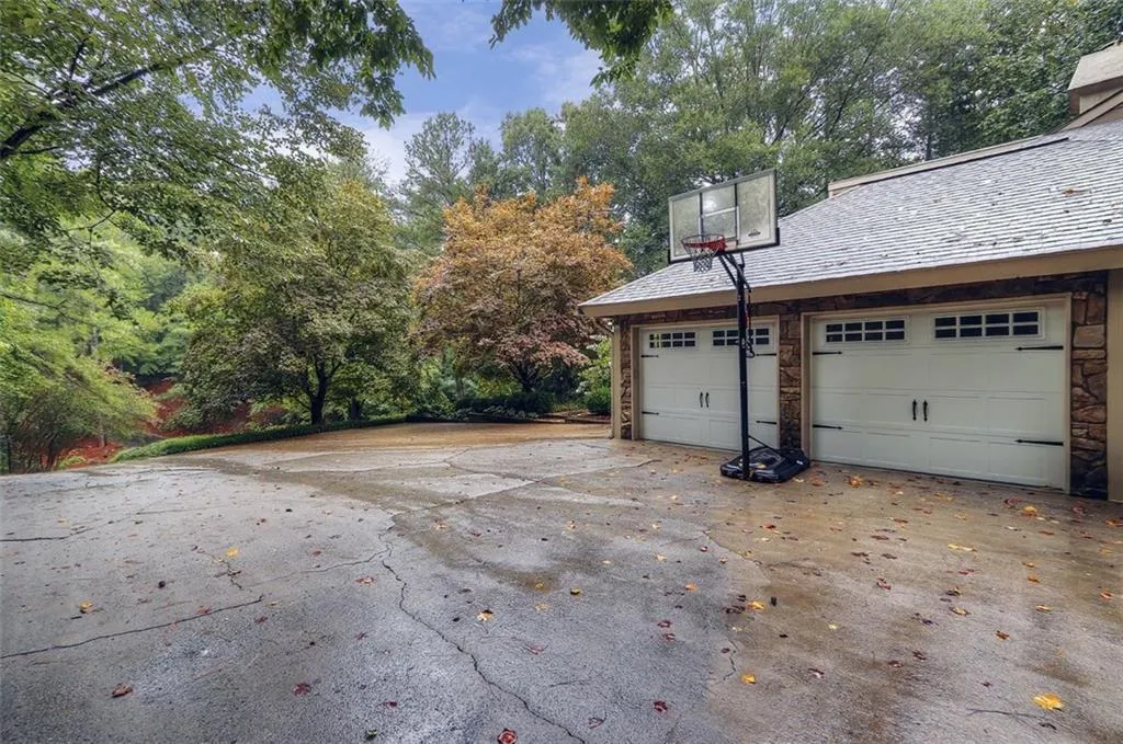 2030 River North Parkway, Sandy Springs, Georgia 30328, 5 Bedrooms Bedrooms, ,4 BathroomsBathrooms,Residential,Sold,2030 River North Parkway,6052423