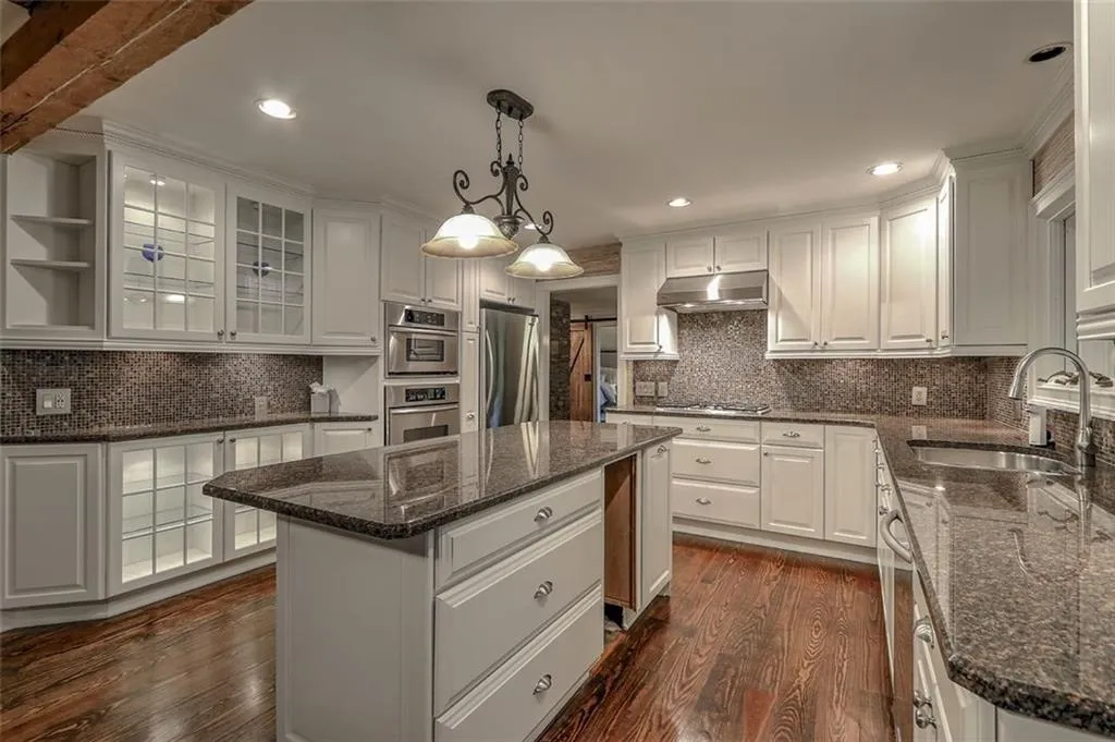 2030 River North Parkway, Sandy Springs, Georgia 30328, 5 Bedrooms Bedrooms, ,4 BathroomsBathrooms,Residential,Sold,2030 River North Parkway,6052423