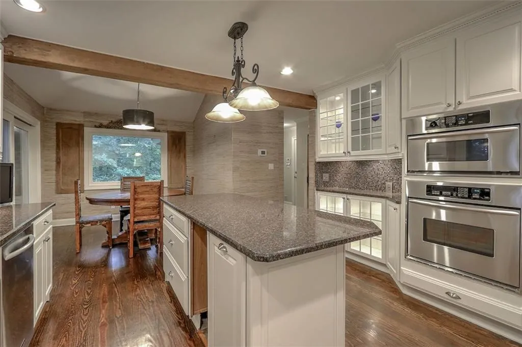 2030 River North Parkway, Sandy Springs, Georgia 30328, 5 Bedrooms Bedrooms, ,4 BathroomsBathrooms,Residential,Sold,2030 River North Parkway,6052423