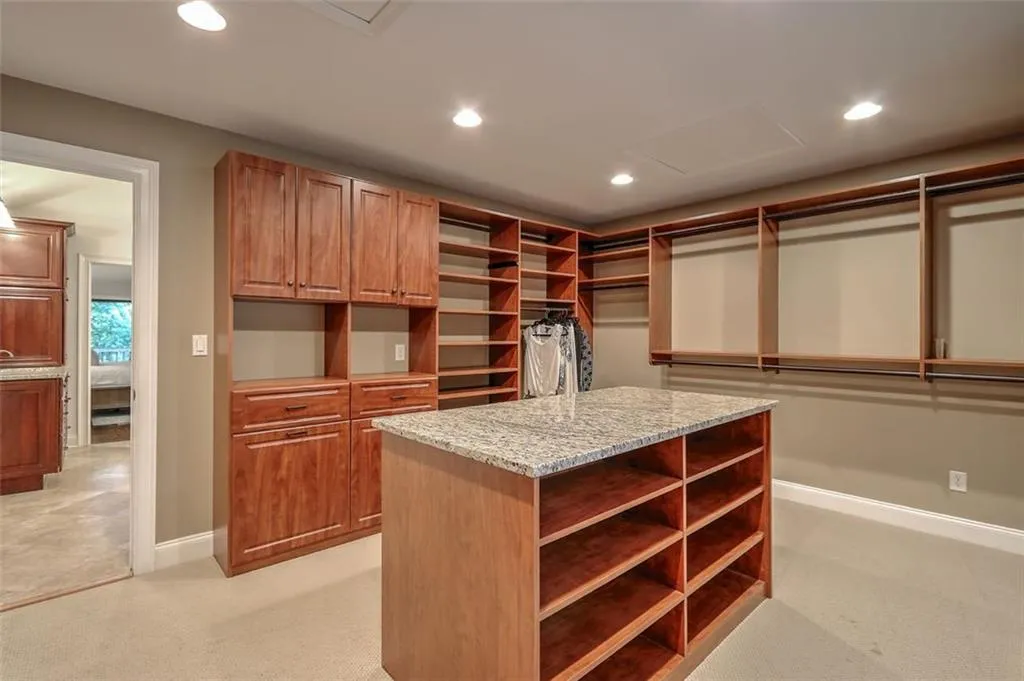 2030 River North Parkway, Sandy Springs, Georgia 30328, 5 Bedrooms Bedrooms, ,4 BathroomsBathrooms,Residential,Sold,2030 River North Parkway,6052423