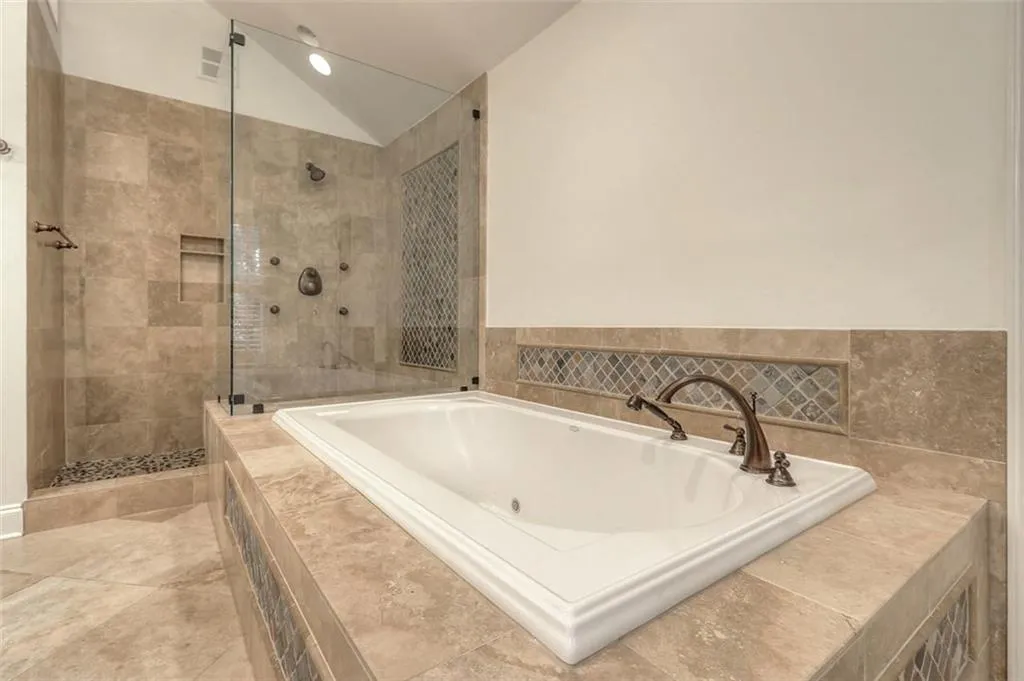 2030 River North Parkway, Sandy Springs, Georgia 30328, 5 Bedrooms Bedrooms, ,4 BathroomsBathrooms,Residential,Sold,2030 River North Parkway,6052423