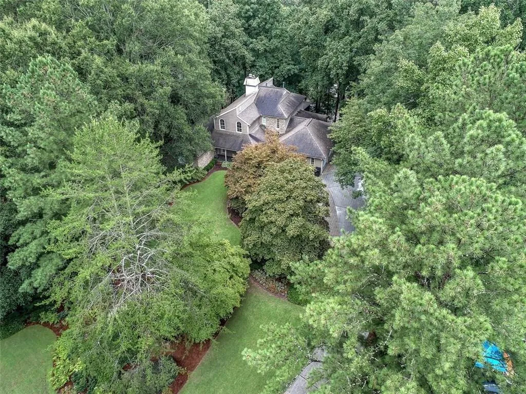 2030 River North Parkway, Sandy Springs, Georgia 30328, 5 Bedrooms Bedrooms, ,4 BathroomsBathrooms,Residential,Sold,2030 River North Parkway,6052423