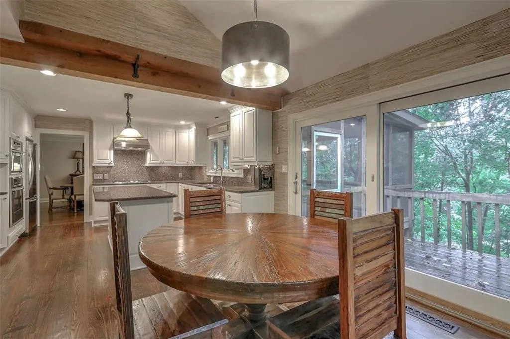 2030 River North Parkway, Sandy Springs, Georgia 30328, 5 Bedrooms Bedrooms, ,4 BathroomsBathrooms,Residential,Sold,2030 River North Parkway,6052423