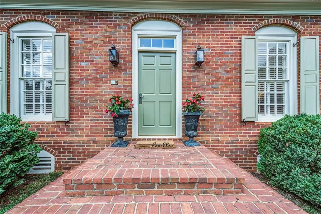 5300 Woodridge Forest Trail, Sandy Springs, Georgia 30327, 5 Bedrooms Bedrooms, ,5 BathroomsBathrooms,Residential,Sold,5300 Woodridge Forest Trail,5857897