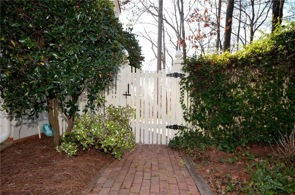 5300 Woodridge Forest Trail, Sandy Springs, Georgia 30327, 5 Bedrooms Bedrooms, ,5 BathroomsBathrooms,Residential,Sold,5300 Woodridge Forest Trail,5857897