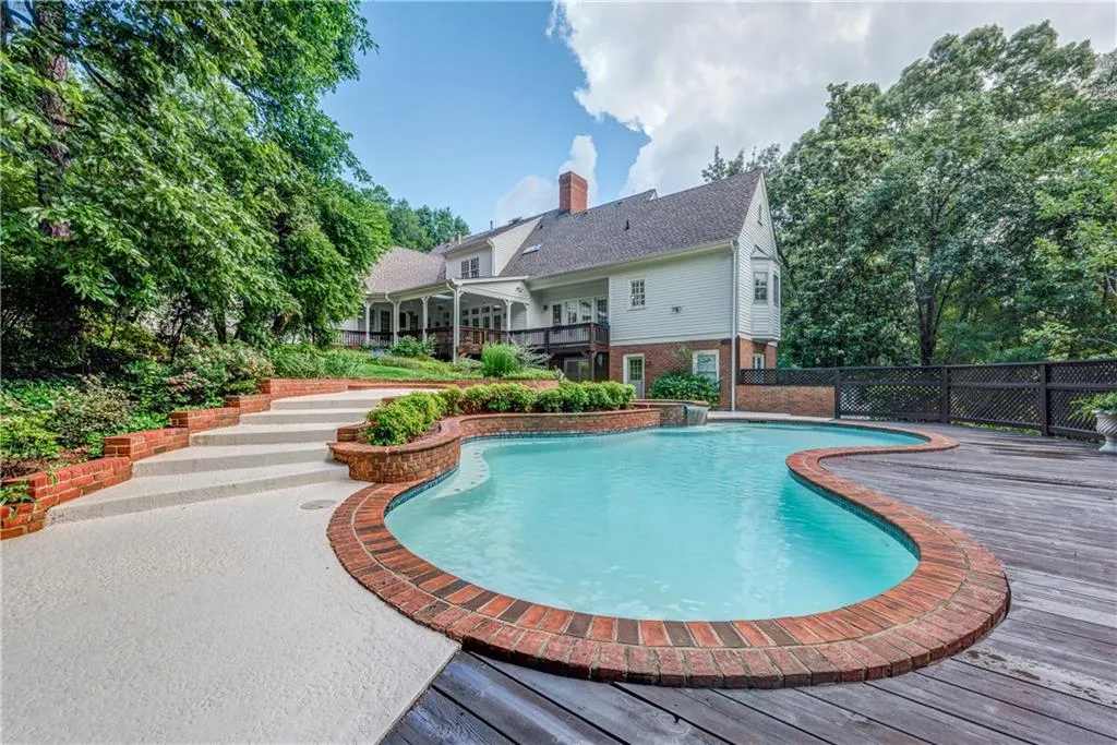 5300 Woodridge Forest Trail, Sandy Springs, Georgia 30327, 5 Bedrooms Bedrooms, ,5 BathroomsBathrooms,Residential,Sold,5300 Woodridge Forest Trail,5857897