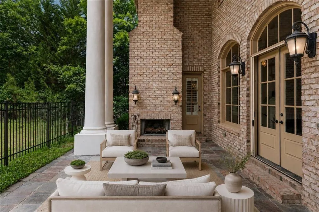 453 Londonberry Road Nw, Atlanta, Georgia 30327, 7 Bedrooms Bedrooms, 0 ,8 BathroomsBathrooms,Residential,For Sale,453 Londonberry Road Nw,7841831