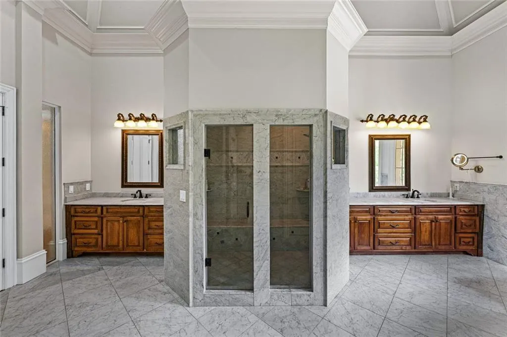 453 Londonberry Road Nw, Atlanta, Georgia 30327, 7 Bedrooms Bedrooms, 0 ,8 BathroomsBathrooms,Residential,For Sale,453 Londonberry Road Nw,7841831