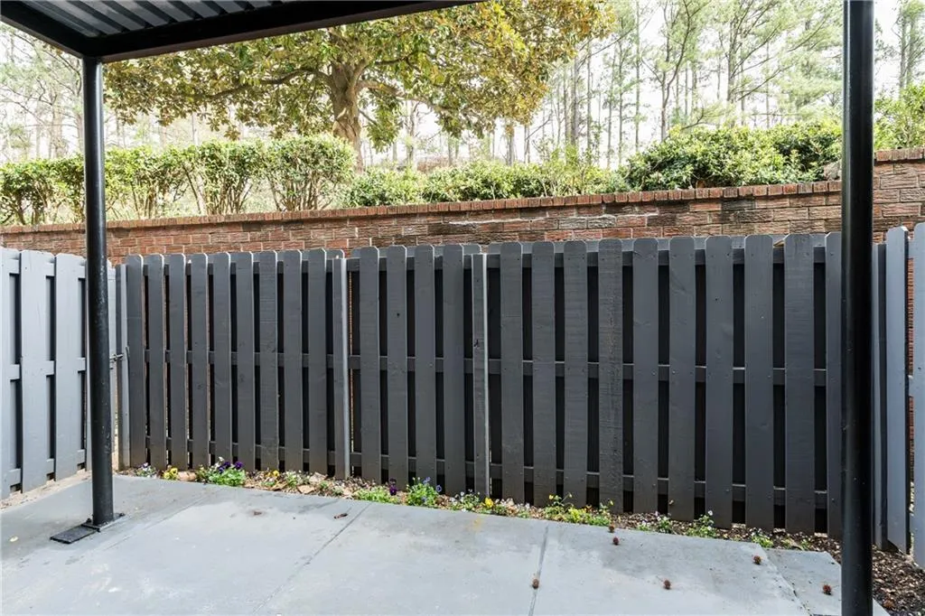 6851 Roswell Road Unit H26, Atlanta, Georgia 30328, 2 Bedrooms Bedrooms, ,2 BathroomsBathrooms,Residential,Sold,6851 Roswell Road Unit H26,6127855