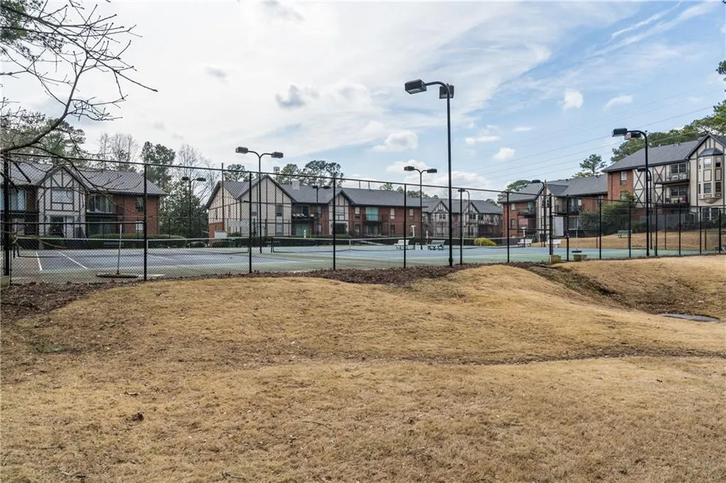 6851 Roswell Road Unit H26, Atlanta, Georgia 30328, 2 Bedrooms Bedrooms, ,2 BathroomsBathrooms,Residential,Sold,6851 Roswell Road Unit H26,6127855