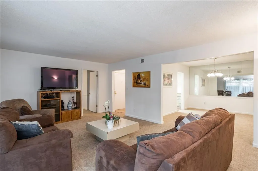 6851 Roswell Road Unit H26, Atlanta, Georgia 30328, 2 Bedrooms Bedrooms, ,2 BathroomsBathrooms,Residential,Sold,6851 Roswell Road Unit H26,6127855