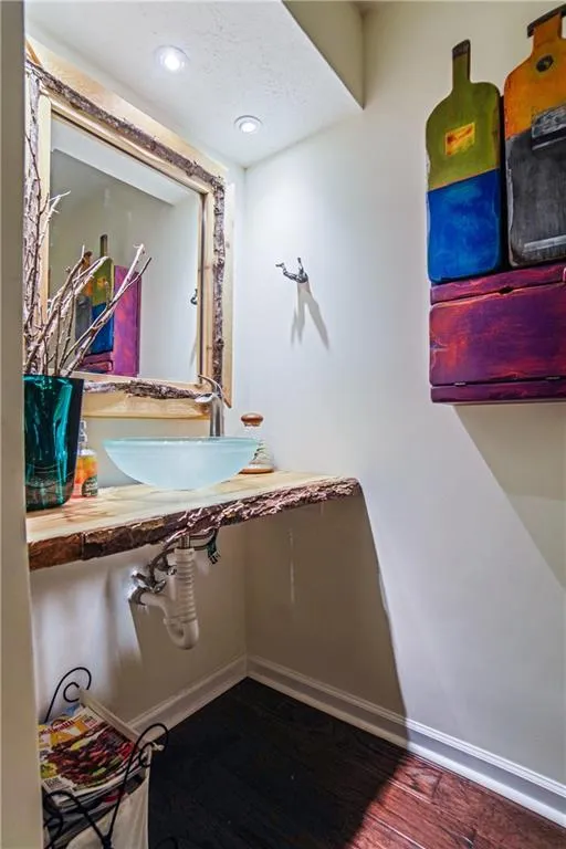 255 Winding River Drive Unit J, Sandy Springs, Georgia 30350, 2 Bedrooms Bedrooms, ,1 BathroomBathrooms,Residential,Sold,255 Winding River Drive Unit J,6005147