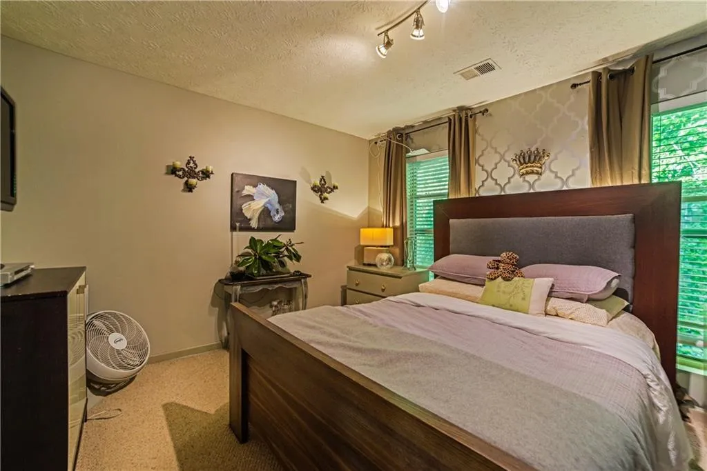 255 Winding River Drive Unit J, Sandy Springs, Georgia 30350, 2 Bedrooms Bedrooms, ,1 BathroomBathrooms,Residential,Sold,255 Winding River Drive Unit J,6005147
