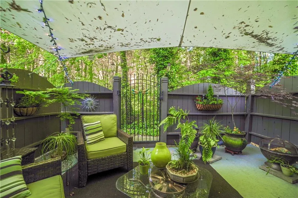 255 Winding River Drive Unit J, Sandy Springs, Georgia 30350, 2 Bedrooms Bedrooms, ,1 BathroomBathrooms,Residential,Sold,255 Winding River Drive Unit J,6005147