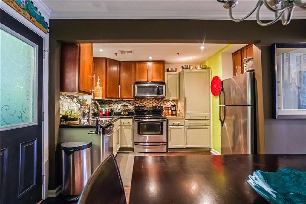 255 Winding River Drive Unit J, Sandy Springs, Georgia 30350, 2 Bedrooms Bedrooms, ,1 BathroomBathrooms,Residential,Sold,255 Winding River Drive Unit J,6005147