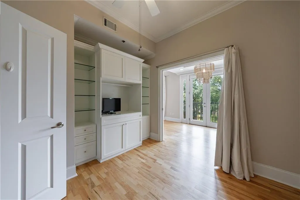 2255 Peachtree Road Ne Unit 620, Atlanta, Georgia 30309, 2 Bedrooms Bedrooms, ,2 BathroomsBathrooms,Residential,For Sale,2255 Peachtree Road Ne Unit 620,7596511