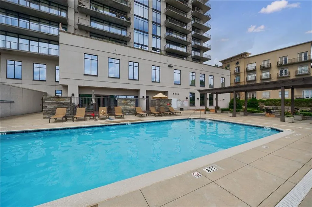 2255 Peachtree Road Ne Unit 620, Atlanta, Georgia 30309, 2 Bedrooms Bedrooms, ,2 BathroomsBathrooms,Residential,For Sale,2255 Peachtree Road Ne Unit 620,7596511