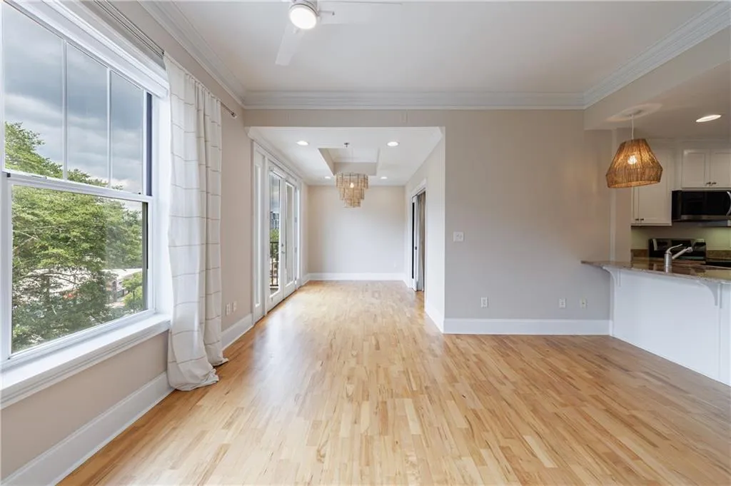 2255 Peachtree Road Ne Unit 620, Atlanta, Georgia 30309, 2 Bedrooms Bedrooms, ,2 BathroomsBathrooms,Residential,For Sale,2255 Peachtree Road Ne Unit 620,7596511