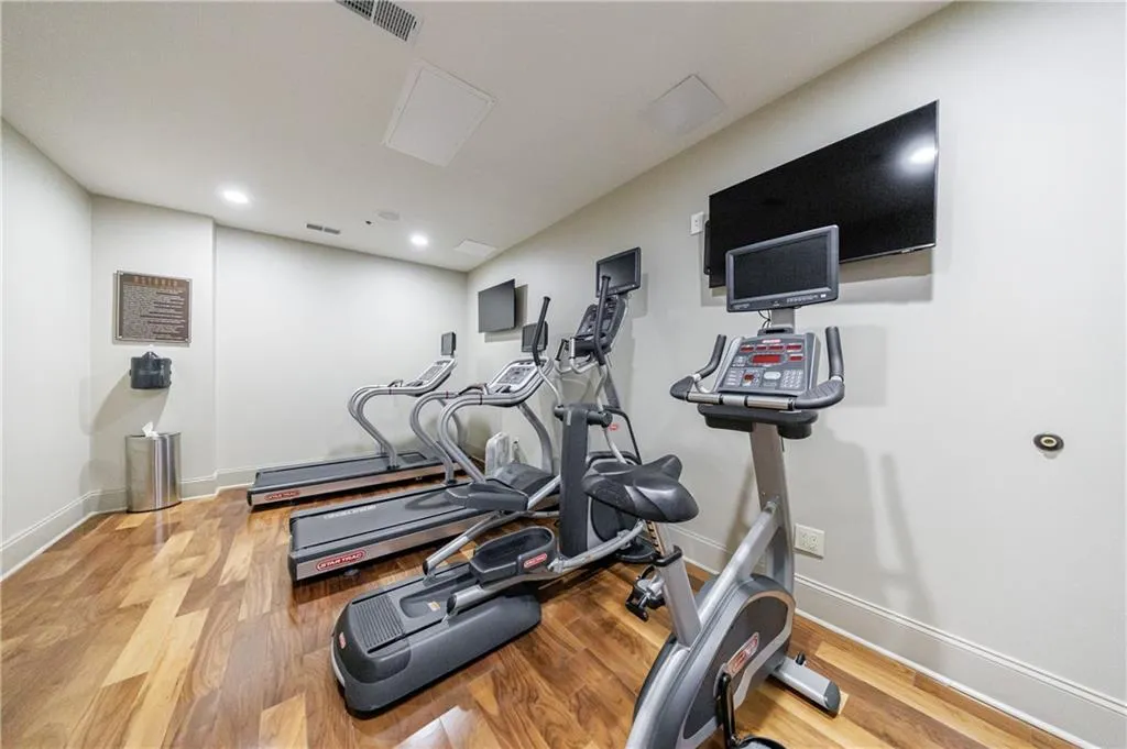 Cardi Room