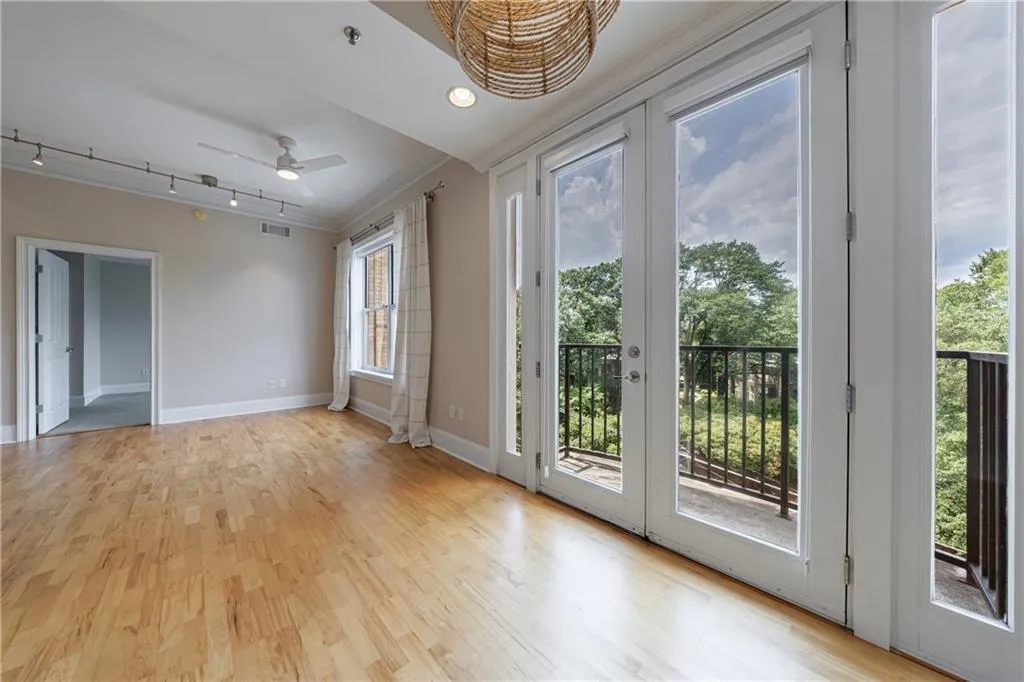 2255 Peachtree Road Ne Unit 620, Atlanta, Georgia 30309, 2 Bedrooms Bedrooms, ,2 BathroomsBathrooms,Residential,For Sale,2255 Peachtree Road Ne Unit 620,7596511