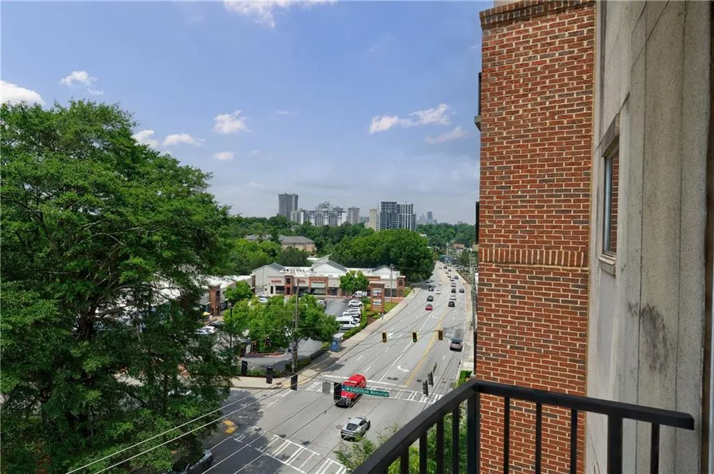 2255 Peachtree Road Ne Unit 620, Atlanta, Georgia 30309, 2 Bedrooms Bedrooms, ,2 BathroomsBathrooms,Residential,For Sale,2255 Peachtree Road Ne Unit 620,7596511