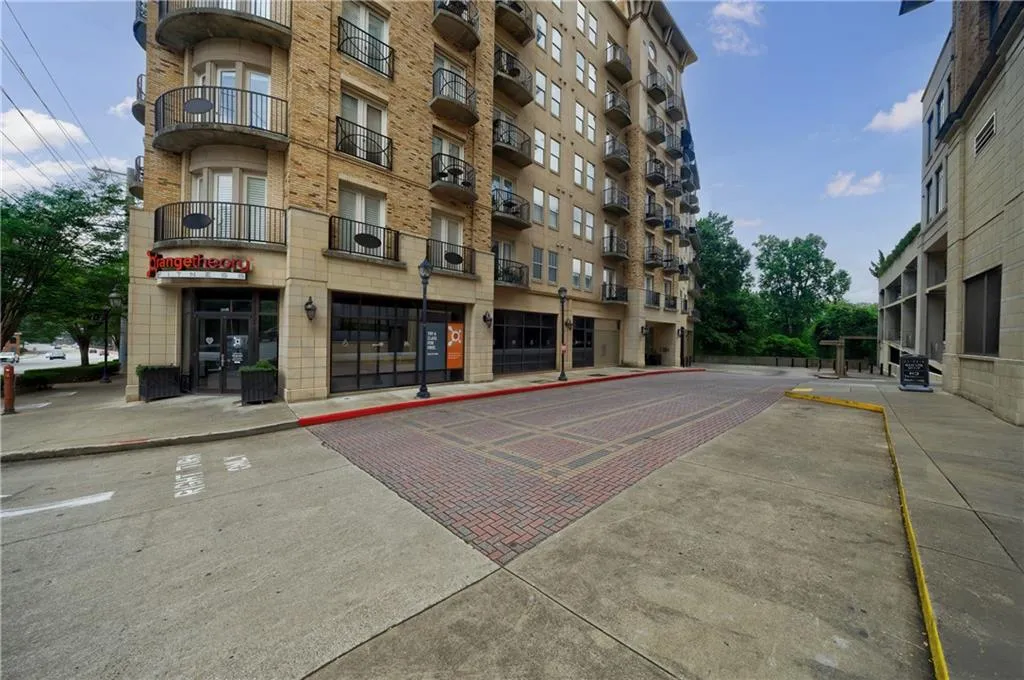 2255 Peachtree Road Ne Unit 620, Atlanta, Georgia 30309, 2 Bedrooms Bedrooms, ,2 BathroomsBathrooms,Residential,For Sale,2255 Peachtree Road Ne Unit 620,7596511