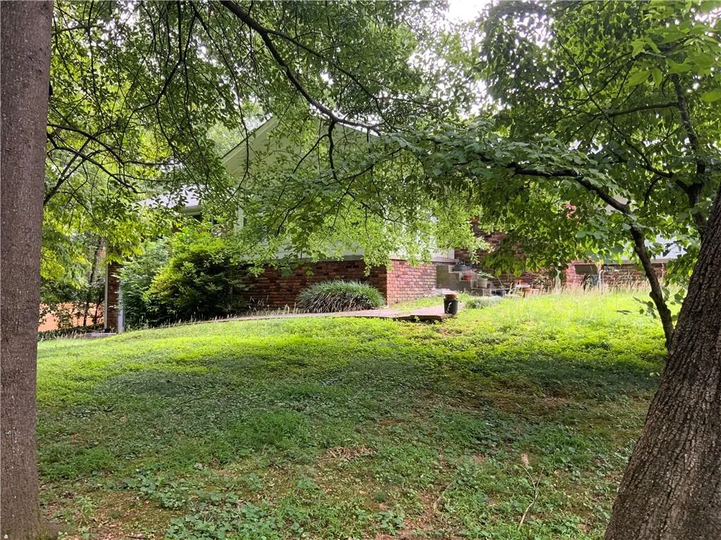 4795 Merlendale Court, Sandy Springs, Georgia 30327, 4 Bedrooms Bedrooms, ,3 BathroomsBathrooms,Residential,Sold,4795 Merlendale Court,6894043