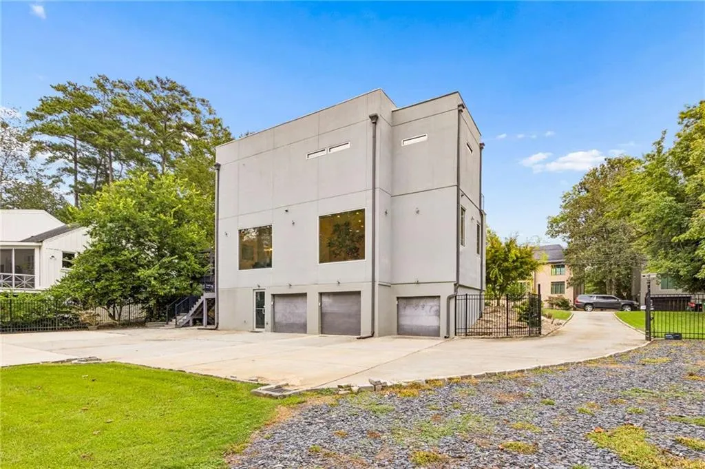 3 car garage