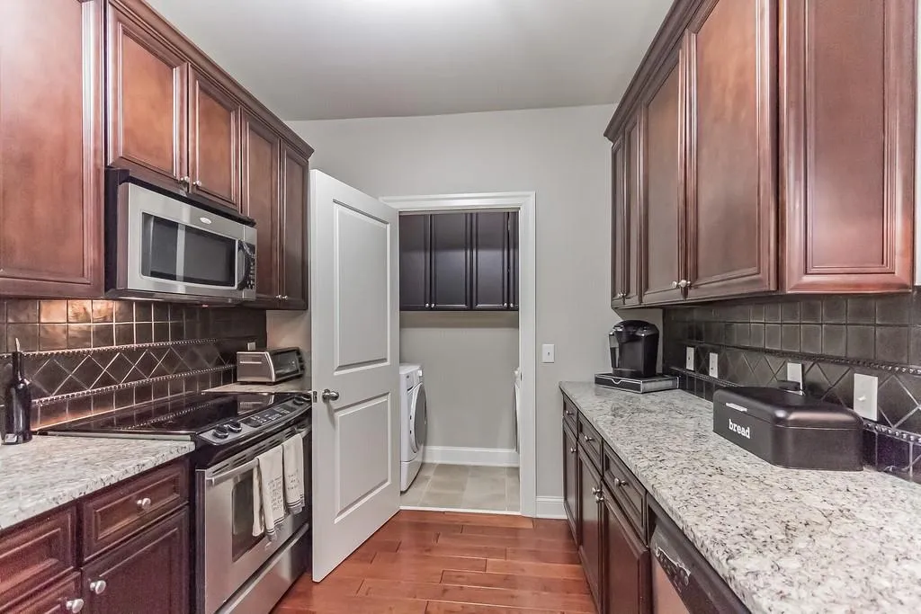 901 Abernathy Road Unit 4140, Atlanta, Georgia 30328, 2 Bedrooms Bedrooms, ,2 BathroomsBathrooms,Residential,Sold,901 Abernathy Road Unit 4140,6875956