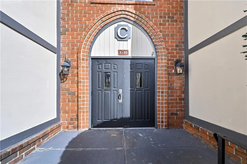 6851 Ne Roswell Road Unit C4, Atlanta, Georgia 30328, 3 Bedrooms Bedrooms, ,2 BathroomsBathrooms,Residential,For Sale,6851 Ne Roswell Road Unit C4,7572944