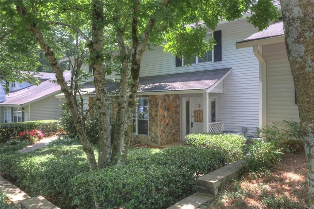 6802 Glenridge Drive Unit F, Sandy Springs, Georgia 30328, 2 Bedrooms Bedrooms, ,3 BathroomsBathrooms,Residential,Sold,6802 Glenridge Drive Unit F,6551804