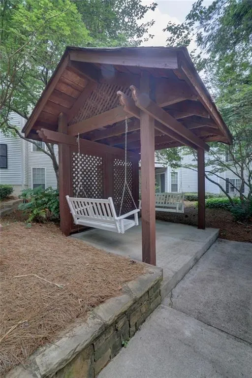 6802 Glenridge Drive Unit F, Sandy Springs, Georgia 30328, 2 Bedrooms Bedrooms, ,3 BathroomsBathrooms,Residential,Sold,6802 Glenridge Drive Unit F,6551804