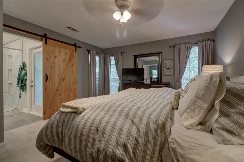 6802 Glenridge Drive Unit F, Sandy Springs, Georgia 30328, 2 Bedrooms Bedrooms, ,3 BathroomsBathrooms,Residential,Sold,6802 Glenridge Drive Unit F,6551804