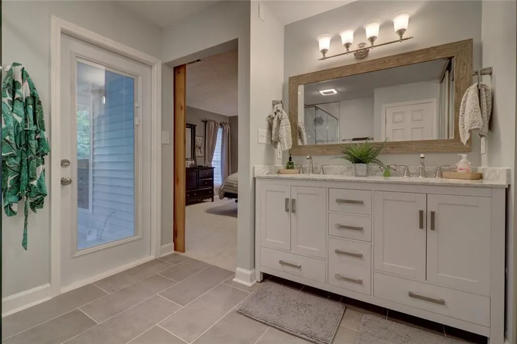 6802 Glenridge Drive Unit F, Sandy Springs, Georgia 30328, 2 Bedrooms Bedrooms, ,3 BathroomsBathrooms,Residential,Sold,6802 Glenridge Drive Unit F,6551804