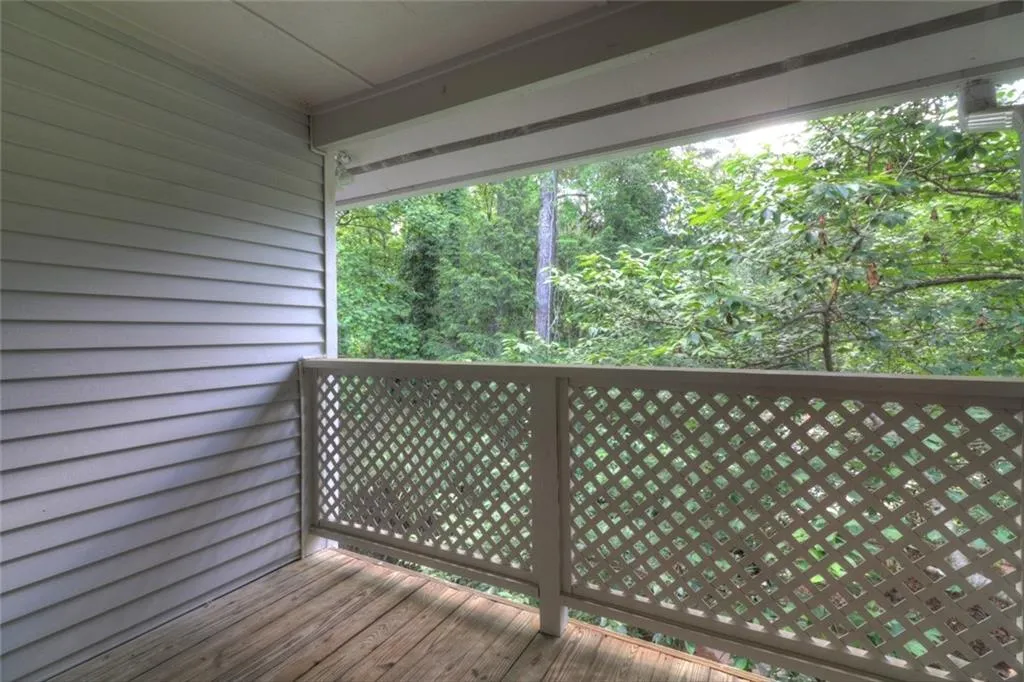 6802 Glenridge Drive Unit F, Sandy Springs, Georgia 30328, 2 Bedrooms Bedrooms, ,3 BathroomsBathrooms,Residential,Sold,6802 Glenridge Drive Unit F,6551804
