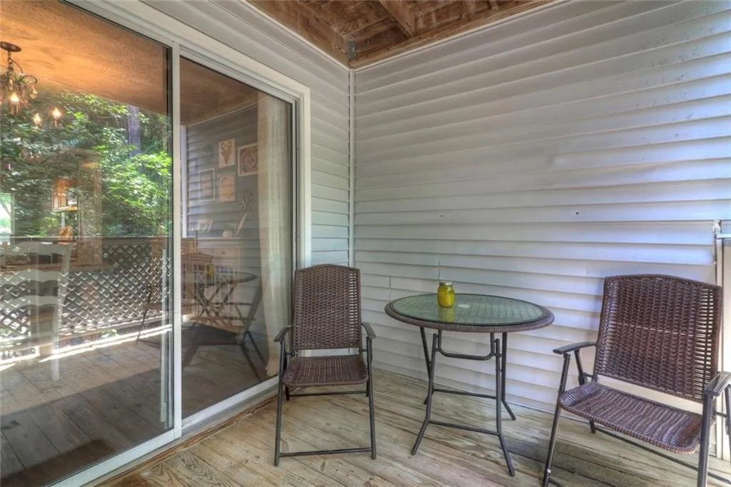 6802 Glenridge Drive Unit F, Sandy Springs, Georgia 30328, 2 Bedrooms Bedrooms, ,3 BathroomsBathrooms,Residential,Sold,6802 Glenridge Drive Unit F,6551804