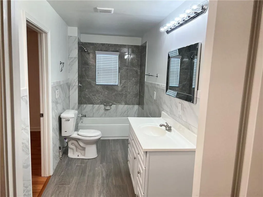 Master bathroom.
