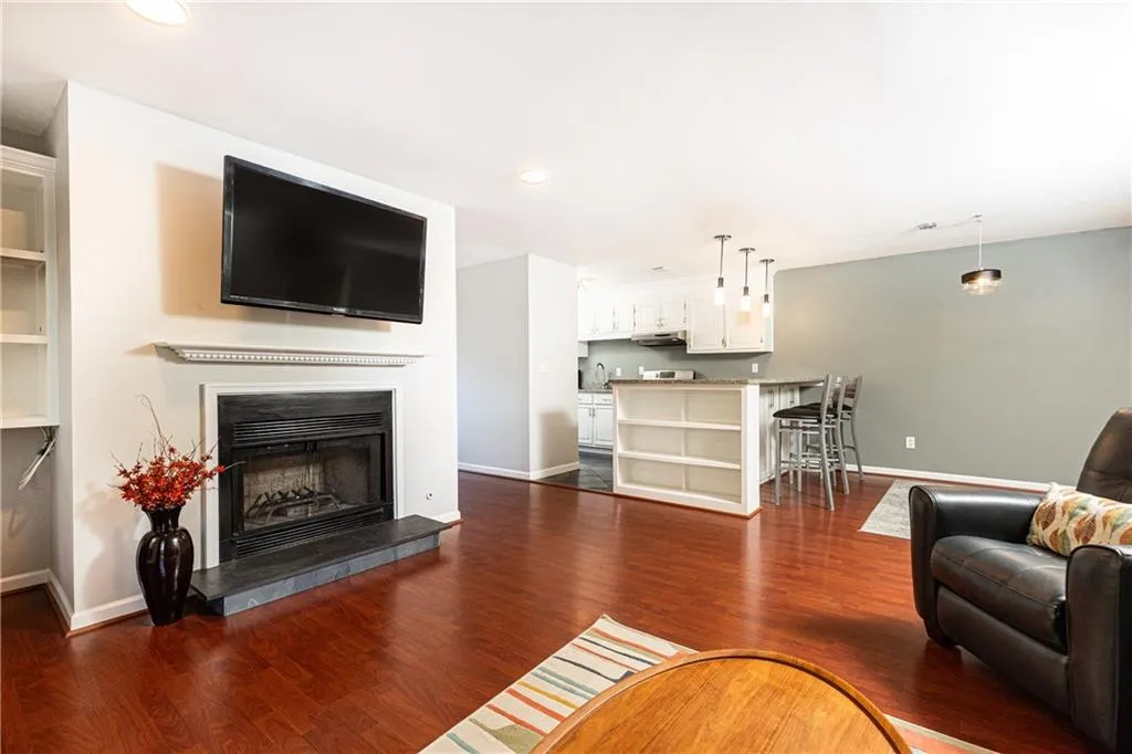 401 Woodcliff Drive, Atlanta, Georgia 30350, 2 Bedrooms Bedrooms, ,1 BathroomBathrooms,Residential,For Sale,401 Woodcliff Drive,7648746