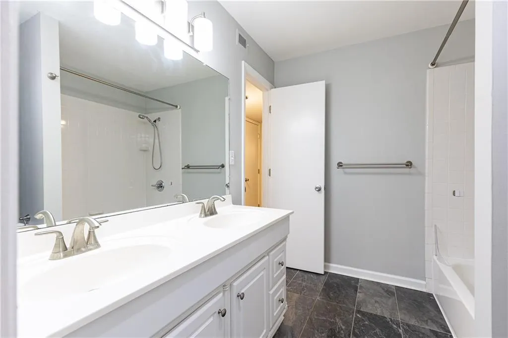 401 Woodcliff Drive, Atlanta, Georgia 30350, 2 Bedrooms Bedrooms, ,1 BathroomBathrooms,Residential,For Sale,401 Woodcliff Drive,7648746