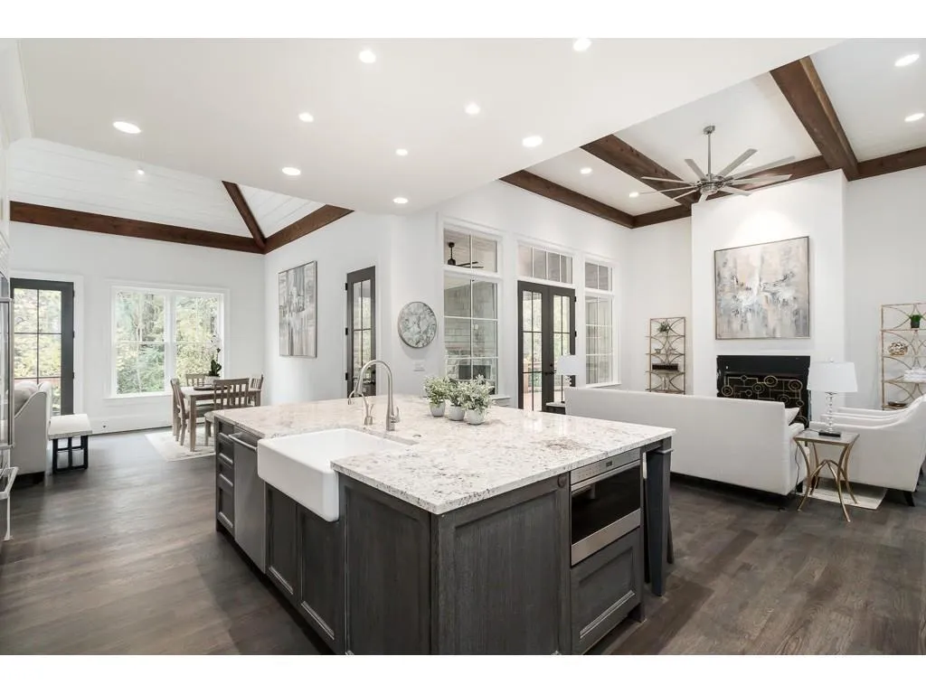 315 Glencastle Drive, Sandy Springs, Georgia 30327, 5 Bedrooms Bedrooms, ,5 BathroomsBathrooms,Residential,Sold,315 Glencastle Drive,6100381