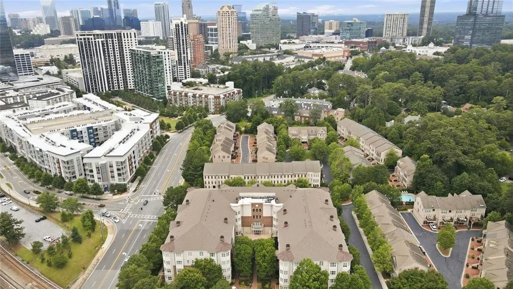 3635 E Paces Circle Ne Unit 1114, Atlanta, Georgia 30326, 2 Bedrooms Bedrooms, 0 ,2 BathroomsBathrooms,Residential,For Sale,3635 E Paces Circle Ne Unit 1114,7795600
