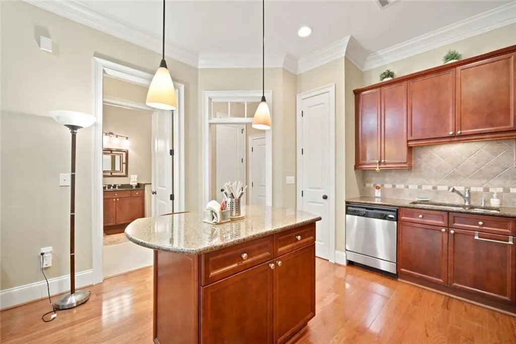 3635 E Paces Circle Ne Unit 1114, Atlanta, Georgia 30326, 2 Bedrooms Bedrooms, 0 ,2 BathroomsBathrooms,Residential,For Sale,3635 E Paces Circle Ne Unit 1114,7795600