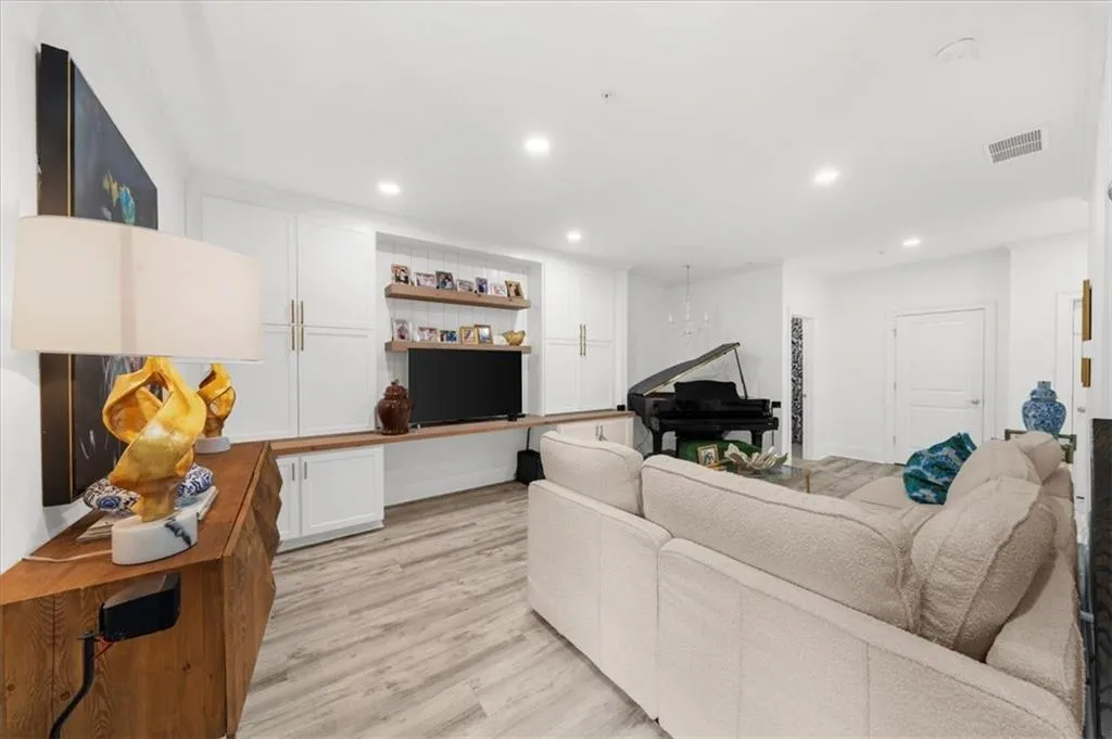 6645 Cadence Boulevard, Sandy Springs, Georgia 30328, 3 Bedrooms Bedrooms, ,4 BathroomsBathrooms,Residential,For Sale,6645 Cadence Boulevard,7659194